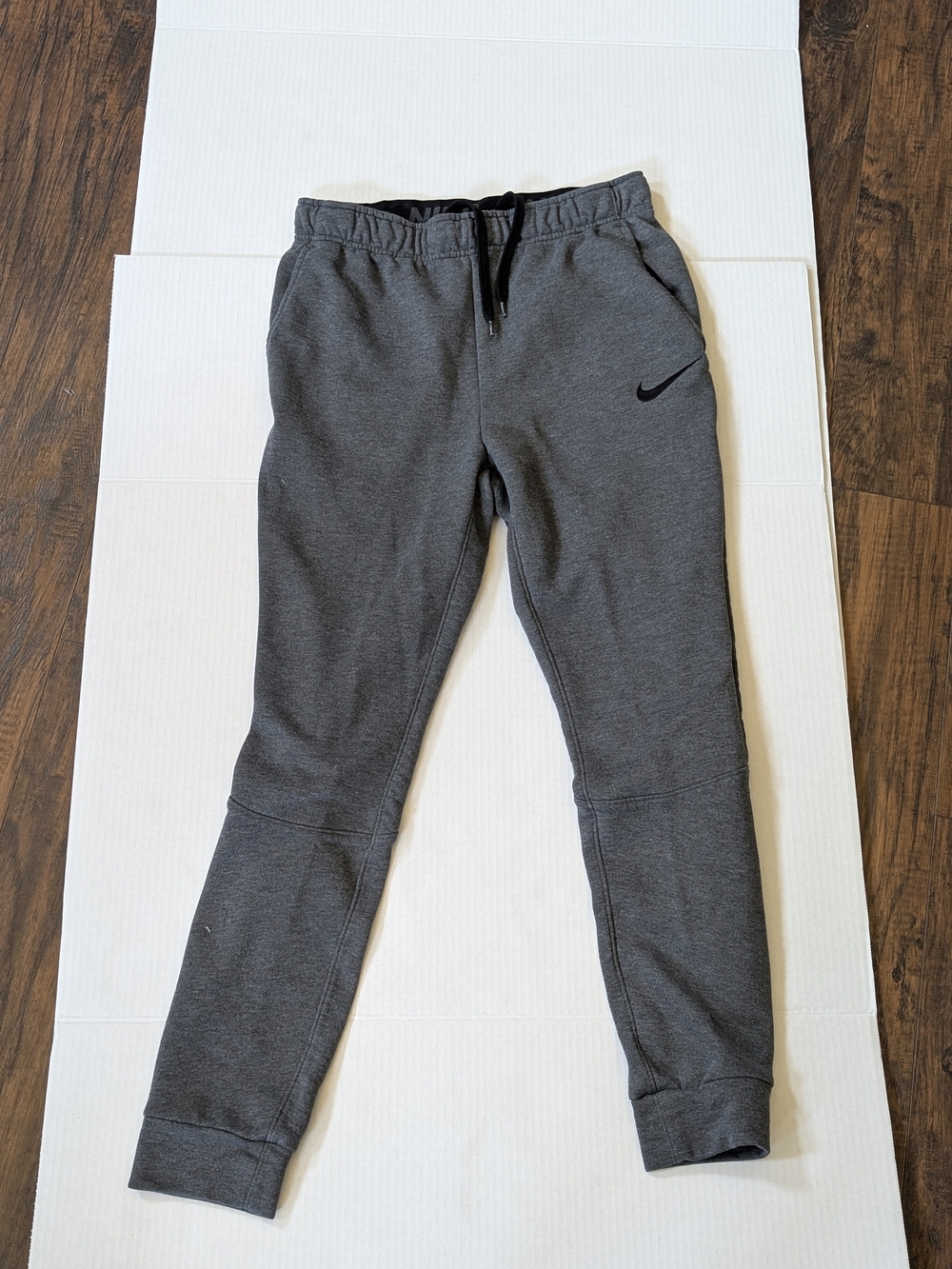 Nike Sportswear Sweatpants Womens Small Gray Swoosh Dri Fit Taper Leg Gym Jogger